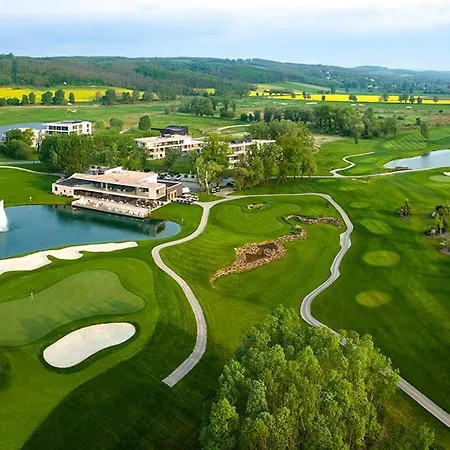 Ginkgo House בית הארחה